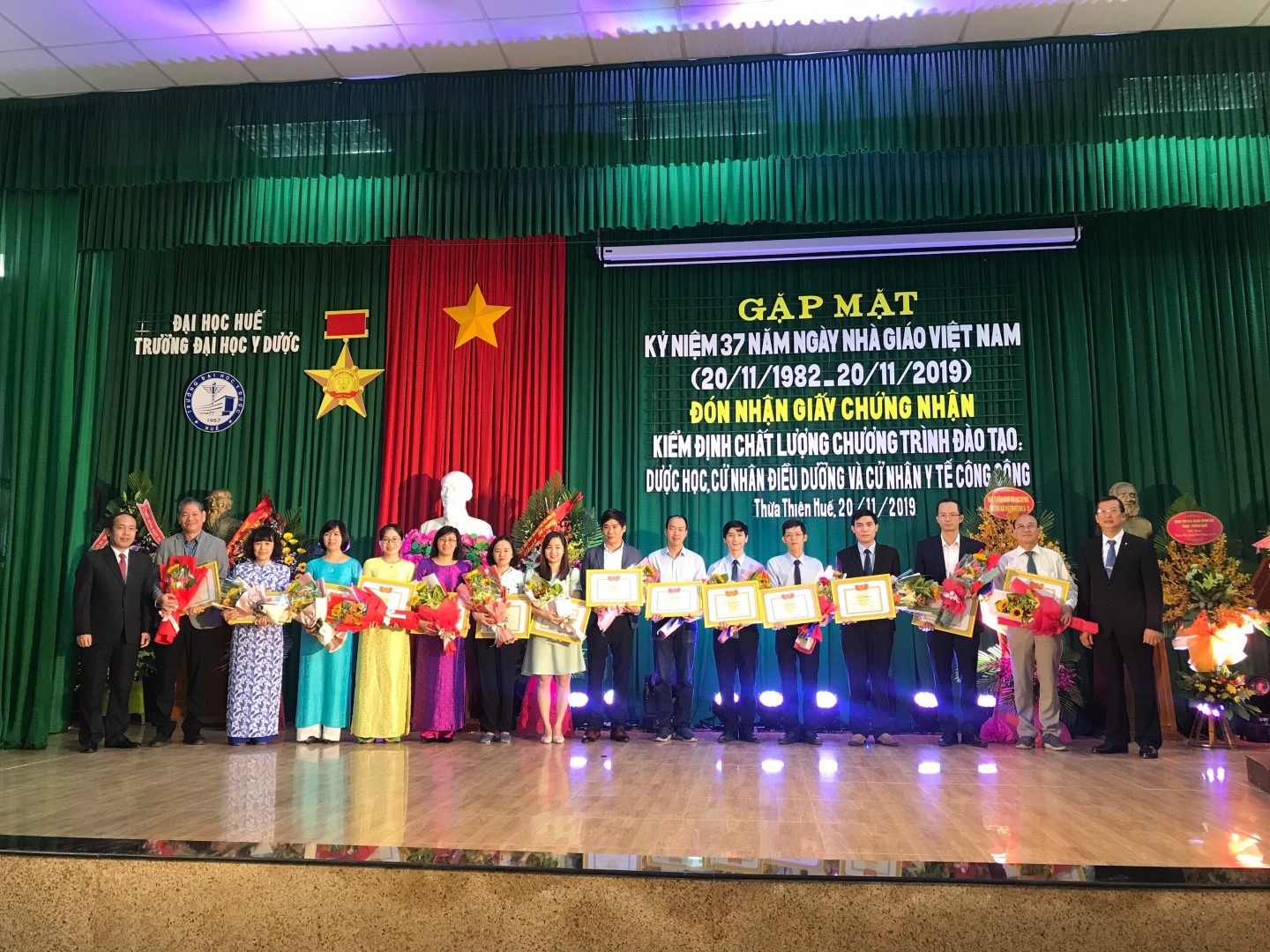 2019.11. Nha giao3 Large