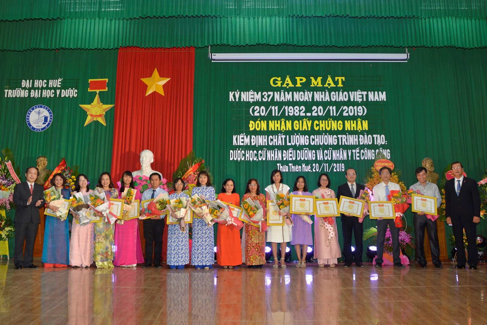 2019.11. Nha giao4 Large