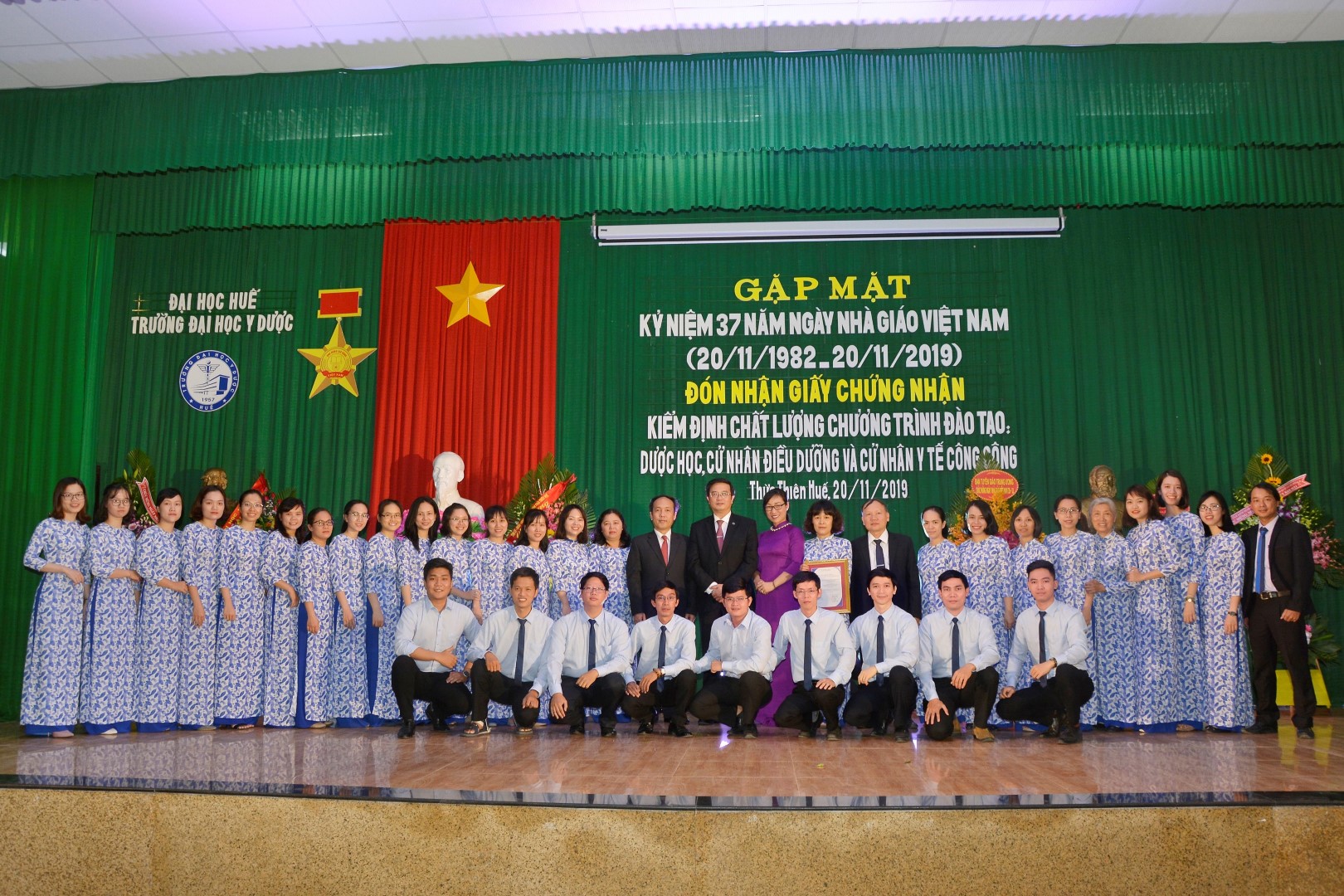 2019.11. Nha giao5 Large